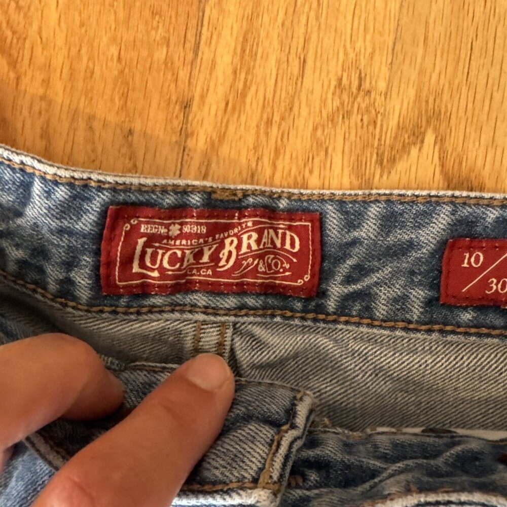 Women’s Lucky Brand Distressed Jean Shorts Size 10/30 - Picture 9 of 14